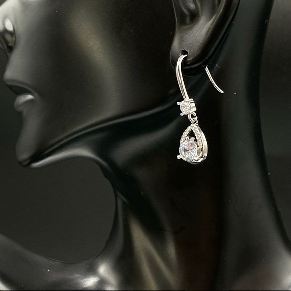 925 Sterling Silver Diamond Dangle Earrings‎ - Picture 4 of 11